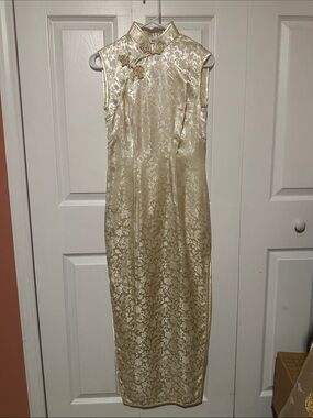 Sleeveless Cream Brocade Maxi Cheongsam Dress